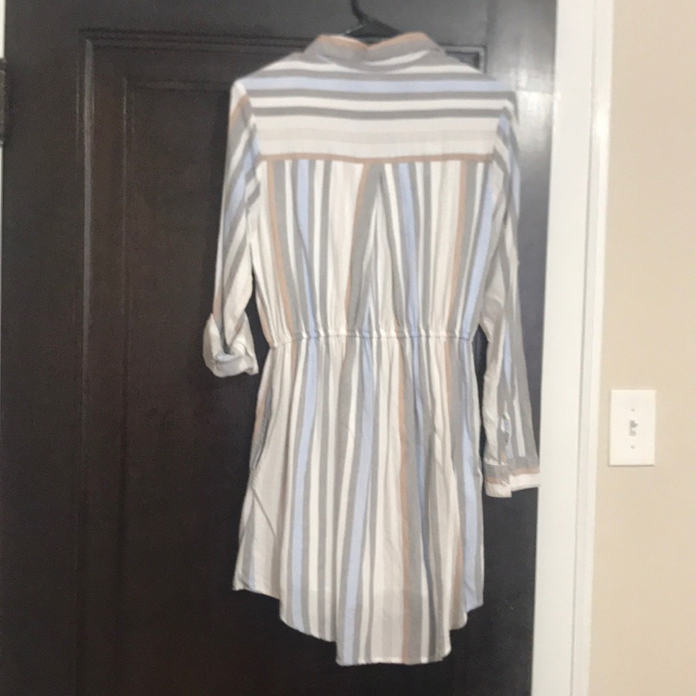 High-Low Button Down Dress - Picture 3 of 6
